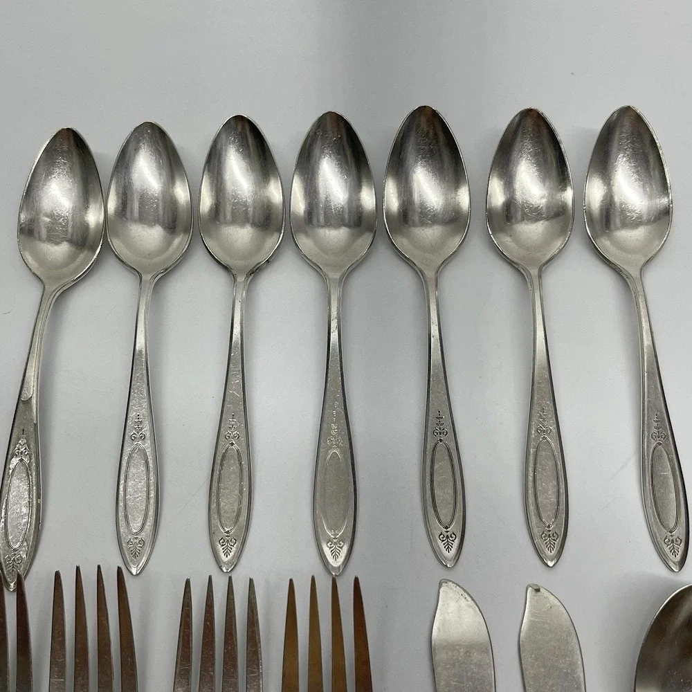 Vintage 1917 Oneida Community Plate Adam Pattern Flatware Silverware Set of 14